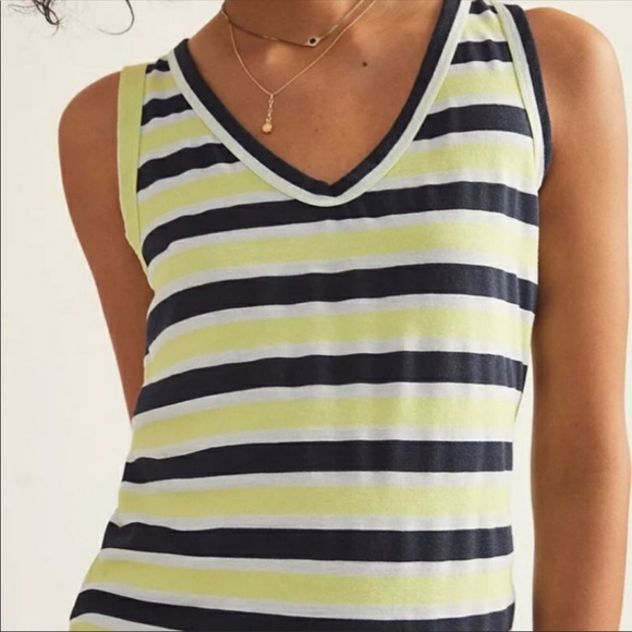 T.La Scoop-Neck Layering Tank Lime XL - Picture 3 of 10